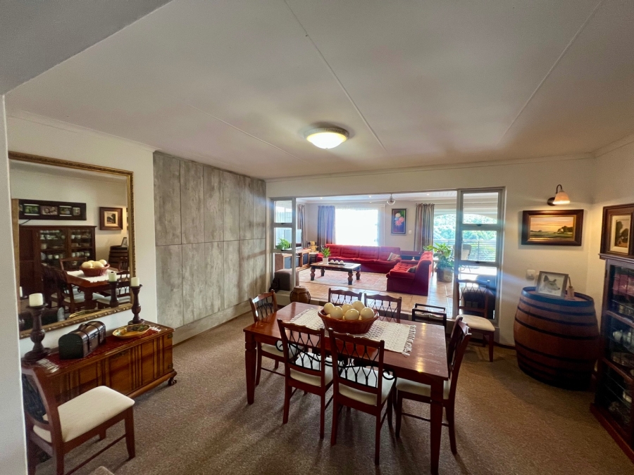 4 Bedroom Property for Sale in Herolds Bay Western Cape